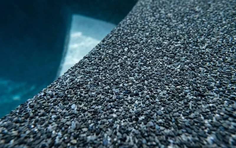 Dark-speckled Pebble Tec hides calcium onset longer